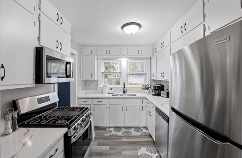 Hinsdale House | Hinsdale Haven, Pet Friendly!