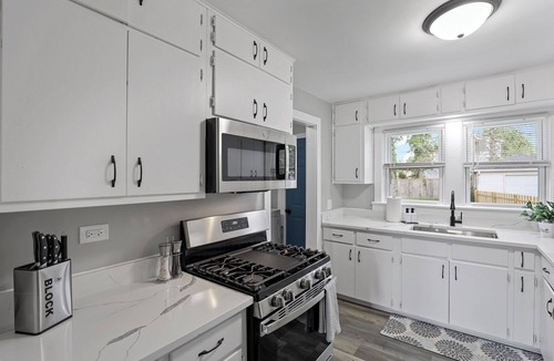 Hinsdale House | Hinsdale Haven, Pet Friendly!