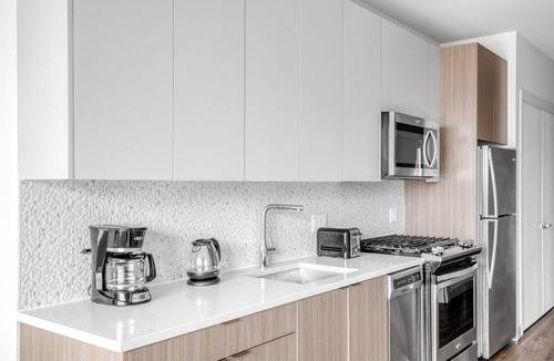 South Loop Apartment | Hip South Loop Studio w/Lounge, Pool & Gym nr Grant Park, by Blueground