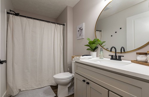 Wolf Creek House | Hip-Young-Fun LAKE HOUSE Guest Suite