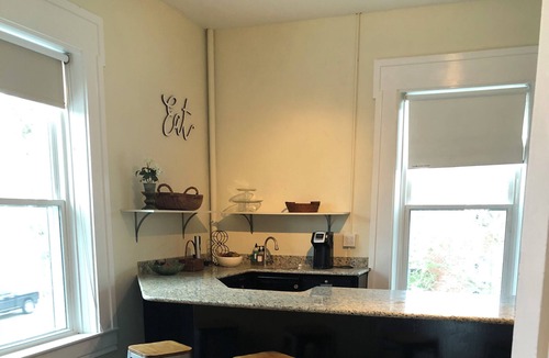 Shelbyville Apartment | Historic 1850's downtown home, located downtown, very close to Lake Shelbyville.