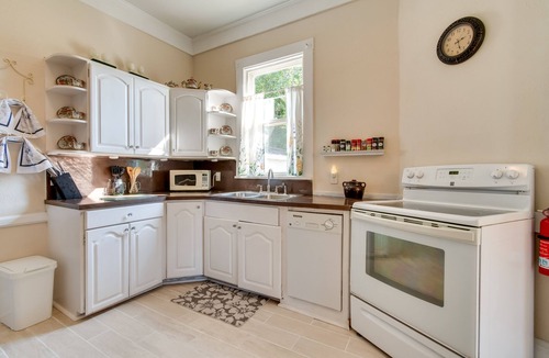 Charleston House | Historic Charleston Home < 1 Mi to University!