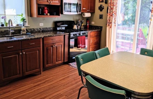 West Chicago House | Historic charm★Family friendly★Walk to Metra★Patio