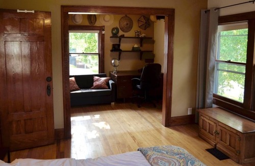 West Chicago House | Historic charm★Family friendly★Walk to Metra★Patio