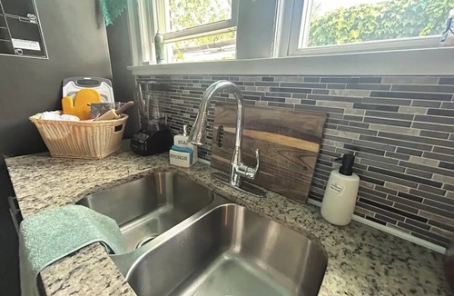 Washington Heights House | Historic Chicago -Style Bungalownn