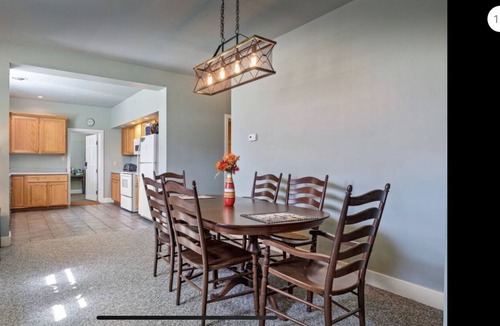 Lincoln House | Historic Church, Lower Suite