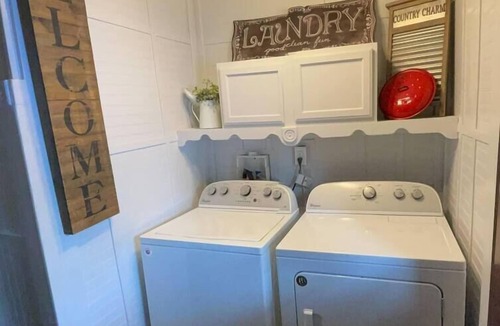 Nauvoo Apartment | Historic Downtown Nauvoo | Temple Walk & Parking