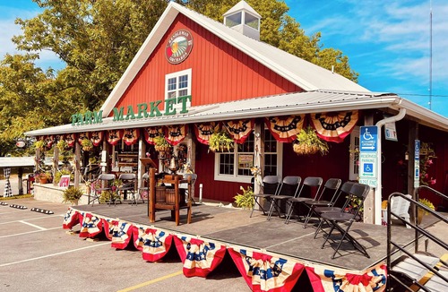 Alto Pass House | Historic Farm Cottage at Rendleman Orchards
