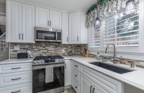 Mitchell House | Historic Haven off the River Road