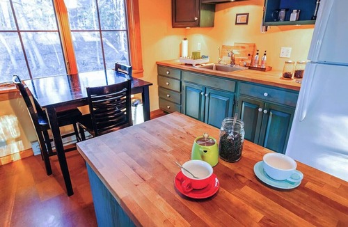 Town of Marbletown Apartment | Historic Hudson Valley Farmhouse Loft in Stone Ridge Hamlet