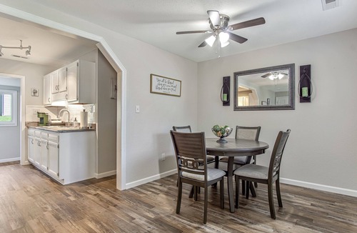 Lebanon House | Historic Lebanon, quiet 2 Bedroom 2 Bath home!