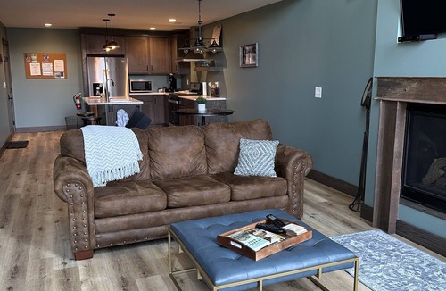 Utica Condo | Historic Loft/Charlotte Suite/Starved Rock/Utica
