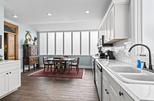 Springfield Apartment | Historic Luxury Stay | Downtown Springfield | Step-Free Access