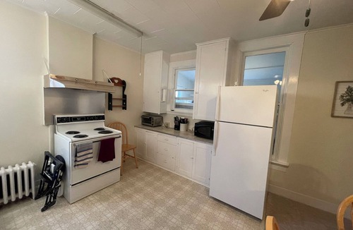 Nauvoo Apartment | Historic Nauvoo Apartment, family friendly.