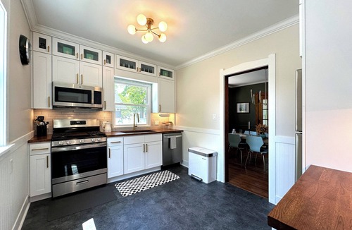 Kankakee House | Historic Sheridan House - Spacious and Stylish!
