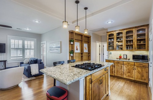 Georgetown House | Historic-Style Modern Home | Walk to Square+SWU