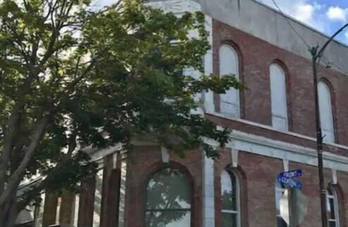 El Paso House | Historic Suite Overlooking Downtown. Located above a Museum! Claw foot tub. n