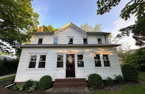 Eureka House | Historic Victorian Charm 5 bedroom 2 Bath. EV Charging