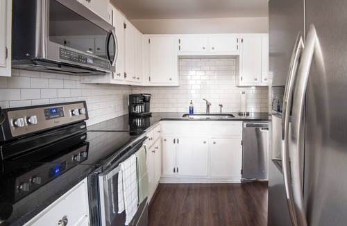 Crestline Heights House | Hoadley Home- Family/Games/Driveway/Wifi/Crestline