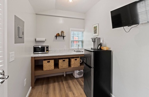 Notasulga Cabin | Hocus pocus-Tiny House 9 miles from AUBURN AL & Jordan Hare Stadium