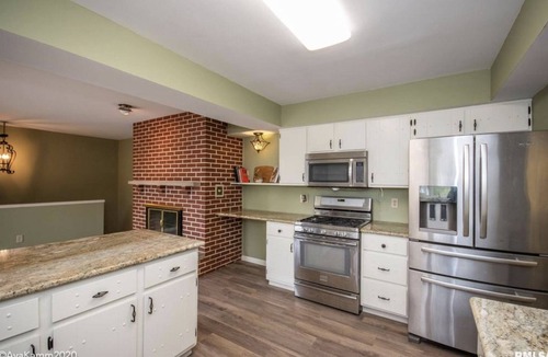 Peoria House | HOLIDAY DISCOUNT, WATER FRONT! CLOSE TO THE MALL! PERFECT FOR HOLIDAY GETAWAY!