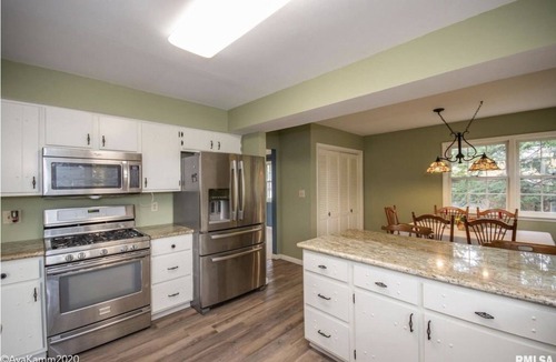 Peoria House | HOLIDAY DISCOUNT, WATER FRONT! CLOSE TO THE MALL! PERFECT FOR HOLIDAY GETAWAY!