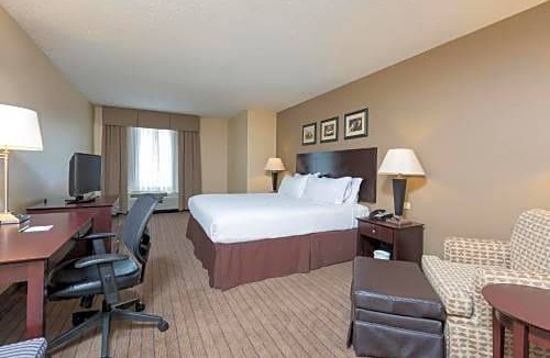 Aurora Hotel | Holiday Inn Aurora North - Naperville, an IHG Hotel