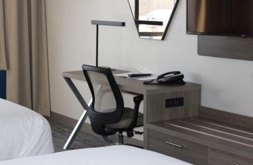 Carbondale Hotel | Holiday Inn Carbondale - Conference Center by IHG