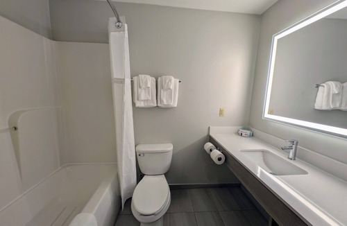 Carbondale Hotel | Holiday Inn Carbondale-Conference Center by IHG