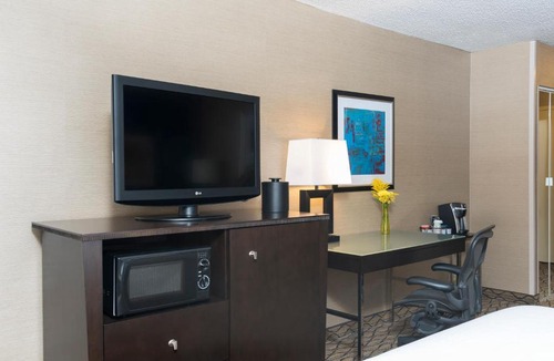 Elk Grove Village Hotel | Holiday Inn Chicago - Elk Grove, an IHG Hotel