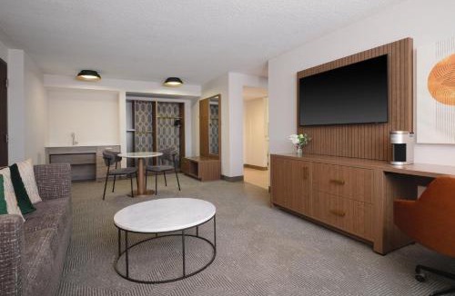 O'Hare Hotel | Holiday Inn Chicago O'Hare - Rosemont by IHG