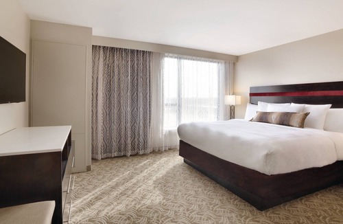 Schaumburg Hotel | Holiday Inn Chicago - Schaumburg by IHG