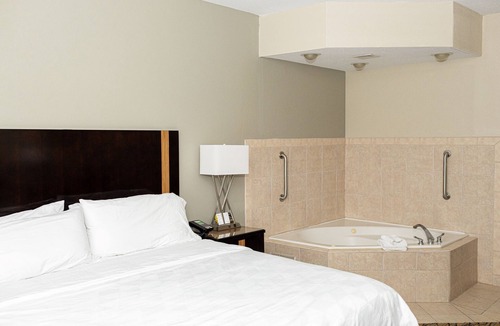Effingham Hotel | Holiday Inn Effingham by IHG