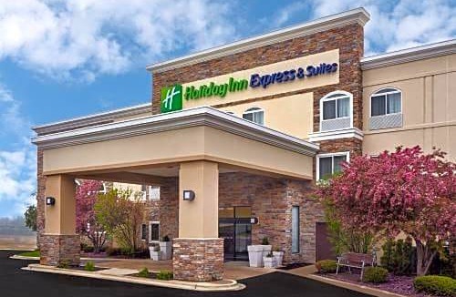Libertyville Hotel | Holiday Inn Express Hotel & Suites Chicago-Libertyville, an IHG Hotel