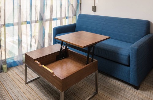 Springfield Hotel | Holiday Inn Express & Suites Springfield, an IHG Hotel