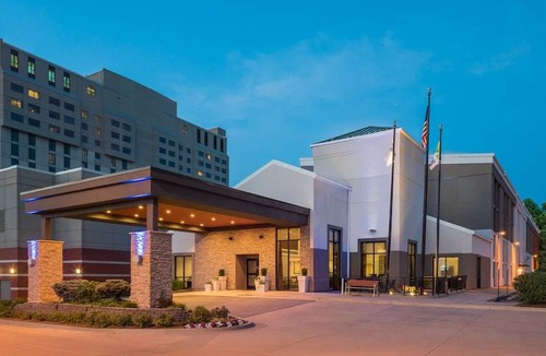 Springfield Hotel | Holiday Inn Express & Suites Springfield, an IHG Hotel