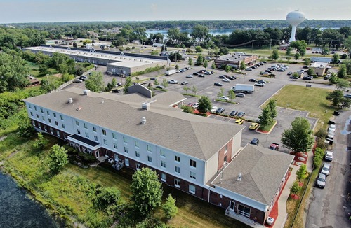 Lake Zurich Hotel | Holiday Inn Express Hotel & Suites Lake Zurich-Barrington, an Ihg Hotel
