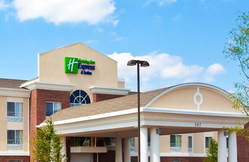 Lake Zurich Hotel | Holiday Inn Express Hotel & Suites Lake Zurich-Barrington, an Ihg Hotel
