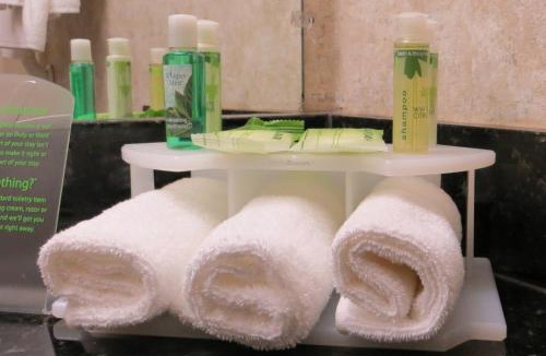 Lake Zurich Hotel | Holiday Inn Express Hotel & Suites Lake Zurich-Barrington by IHG