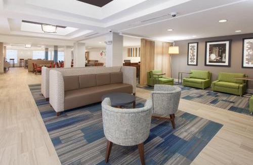 Lake Zurich Hotel | Holiday Inn Express Hotel & Suites Lake Zurich-Barrington by IHG
