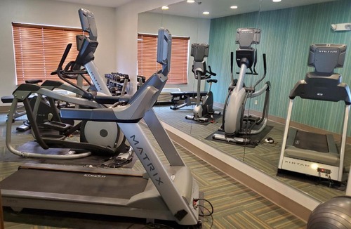Mattoon Hotel | Holiday Inn Express Hotel & Suites Mattoon by IHG