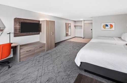 Algonquin Hotel | Holiday Inn Express Hotel & Suites Chicago-Algonquin by IHG