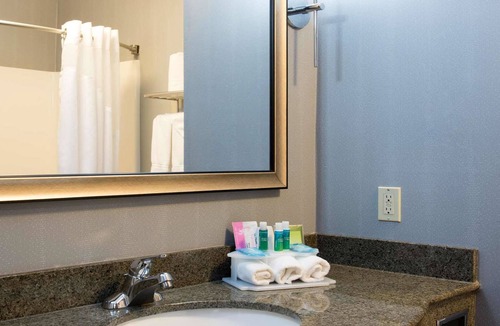 Danville Hotel | Holiday Inn Express Hotel & Suites Danville by IHG