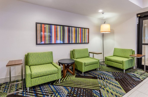 O'Fallon Hotel | Holiday Inn Express & Suites - O'Fallon/Shiloh by IHG
