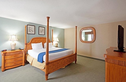 Meriden Hotel | Holiday Inn Express & Suites Meriden by IHG