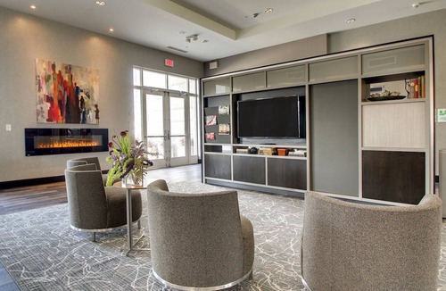 Orange Prairie Hotel | Holiday Inn Peoria At Grand Prairie, an IHG Hotel