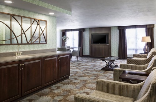 Rock Island Hotel | Holiday Inn Rock Island by IHG