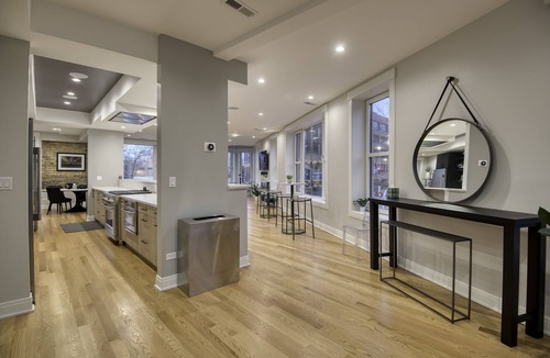 Wrigleyville Apartment | "Holy Cow"! 4bed 4bath Duplex Penthouse w/ 3,000 sqft Private Roof-Deck!