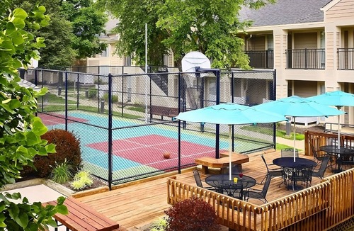 Schaumburg Apartment | Home Away from Home! Budget-friendly Accommodation! Pets Allowed, Pool, Parking