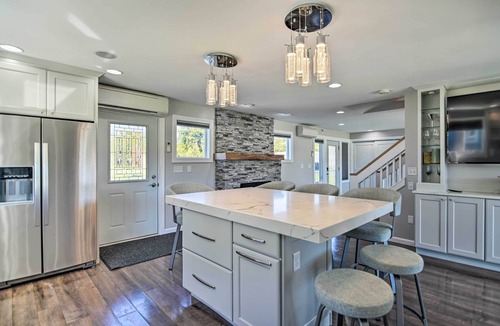 McHenry House | Home on Fox River: Modern Decor Style!